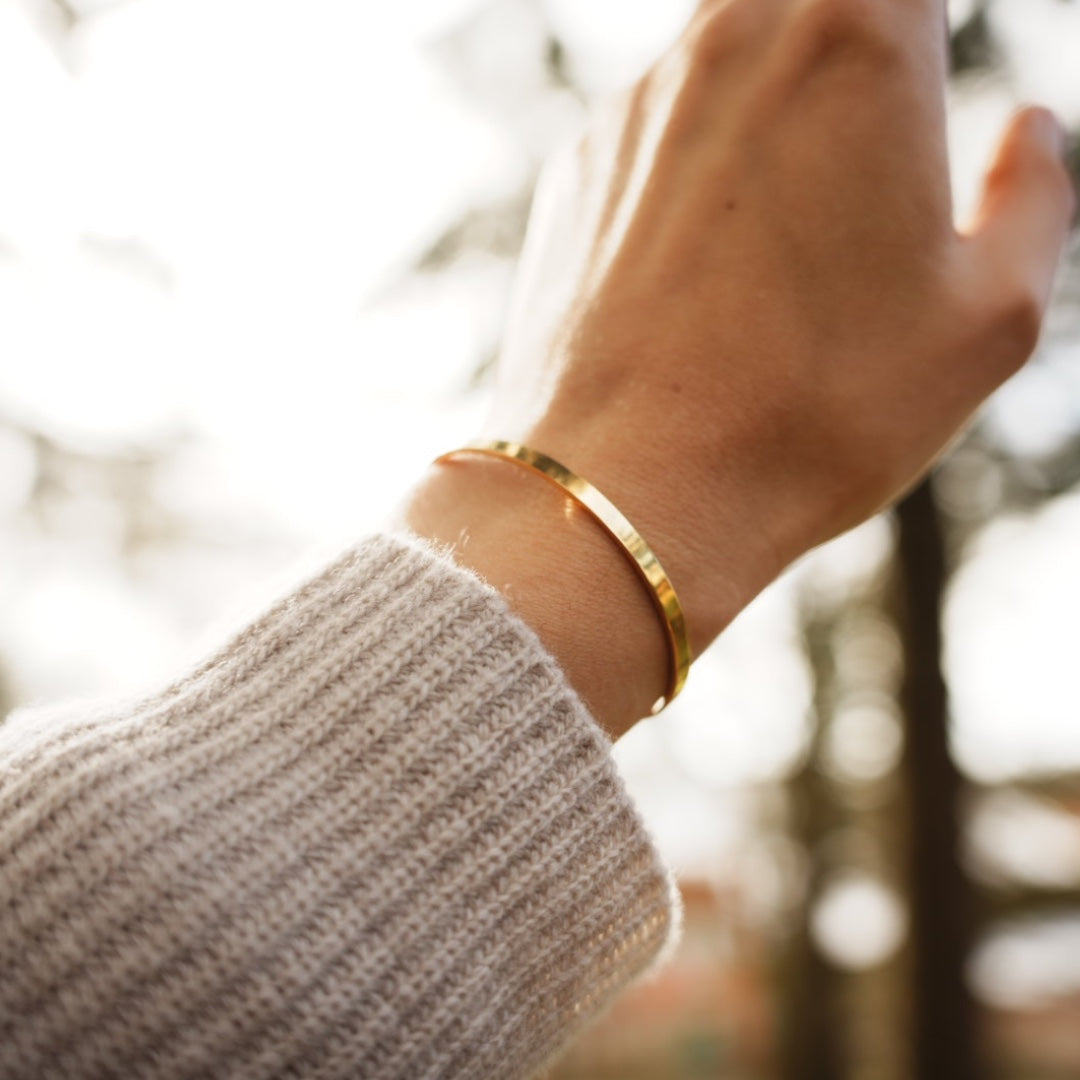 Golden Venatra Cuff Bracelet